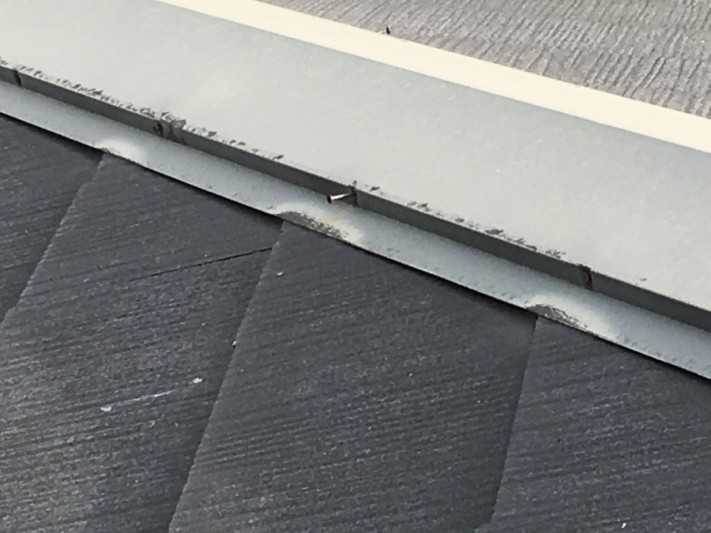 板金の釘浮き