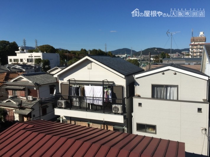 スレート屋根建物外観