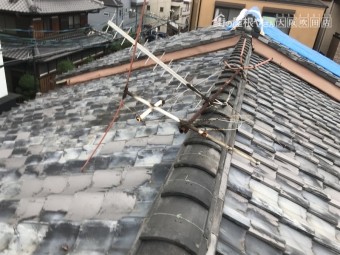 台風で崩れた瓦屋根
