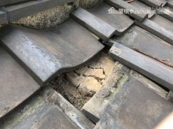 台風で外れた瓦