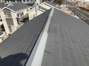 スレート屋根大棟板金はずれ