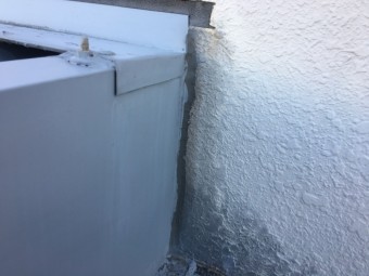 劣化したコーキング剤