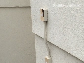 建物外壁劣化した配線