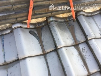錆びの見られる屋根瓦