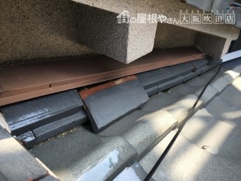 劣化した瓦屋根
