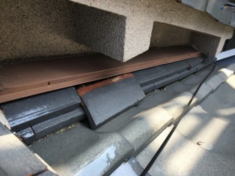劣化した瓦屋根