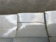 劣化した瓦屋根