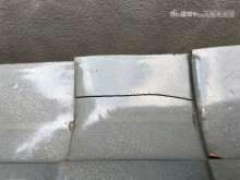劣化した瓦屋根