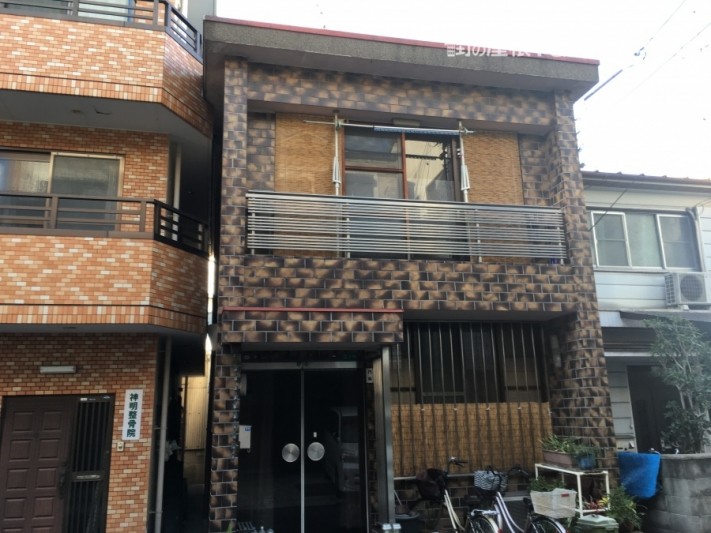 2階建て建物外観