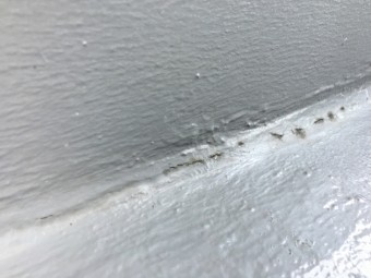 防水塗装の剥げたベランダバルコニー