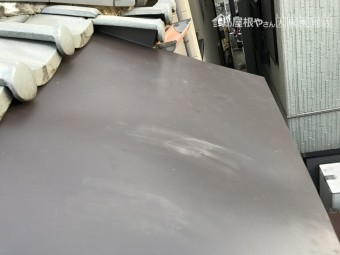 新しい庇板金の施工