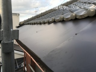 新しい庇板金の施工