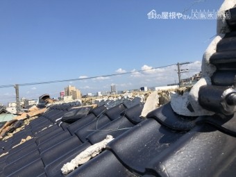 地震による大棟の崩れ