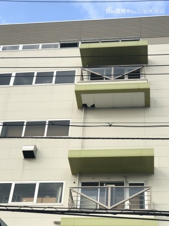 ベランダ床及び天井の穴あき
