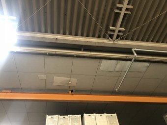 工場内天井雨漏り雨染み