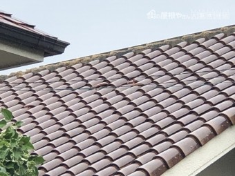 台風で破損した瓦屋根