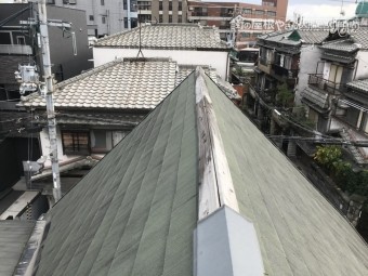 劣化した棟板金