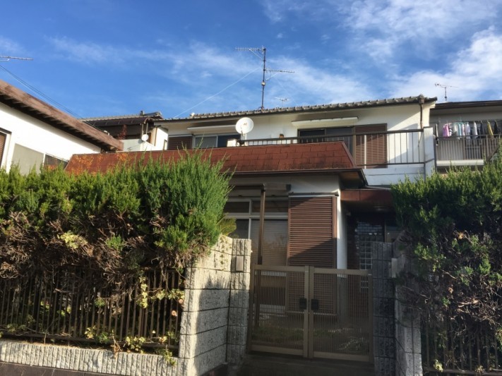 2階建て建物外観