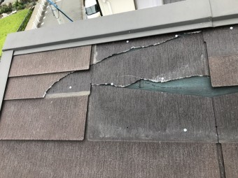 台風によるスレート剥がれ
