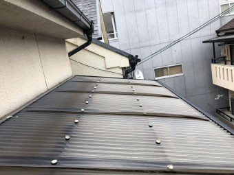 劣化したポリカ波板