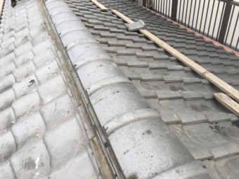 漆喰詰め直し後の瓦屋根