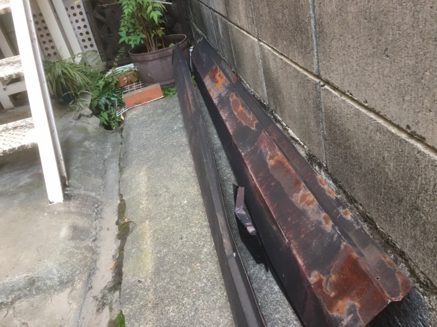 雨漏り調査　飛散した棟板金