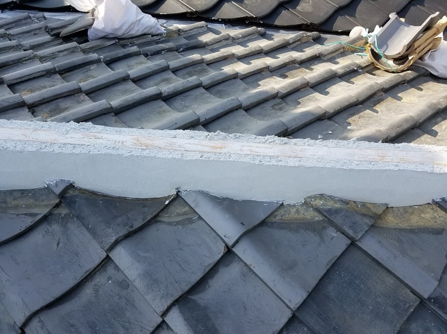 防災棟の施工　なんばんの設置