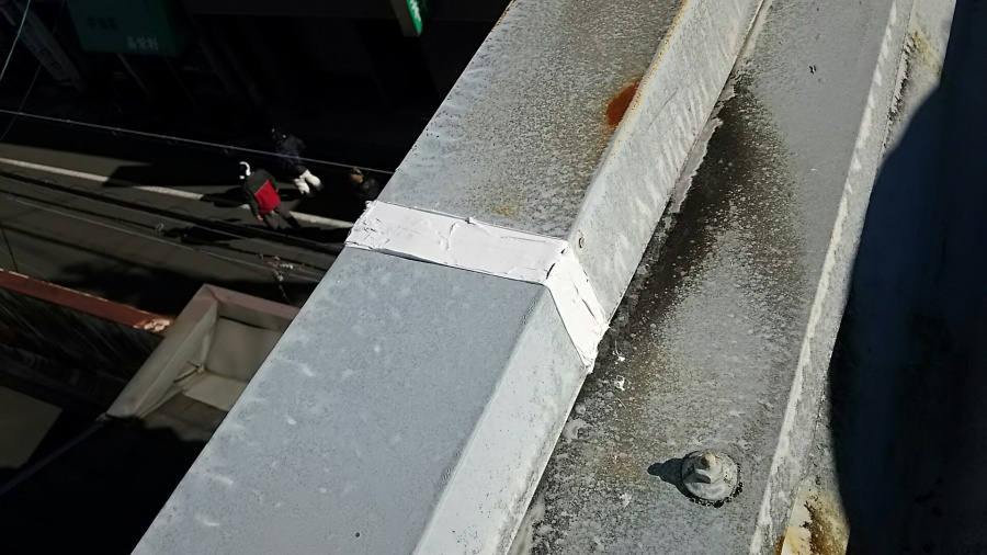 コーキング充填工事　雨漏り防止