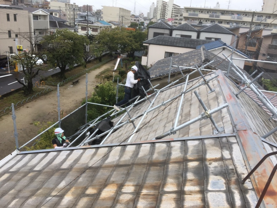 屋根足場架け
