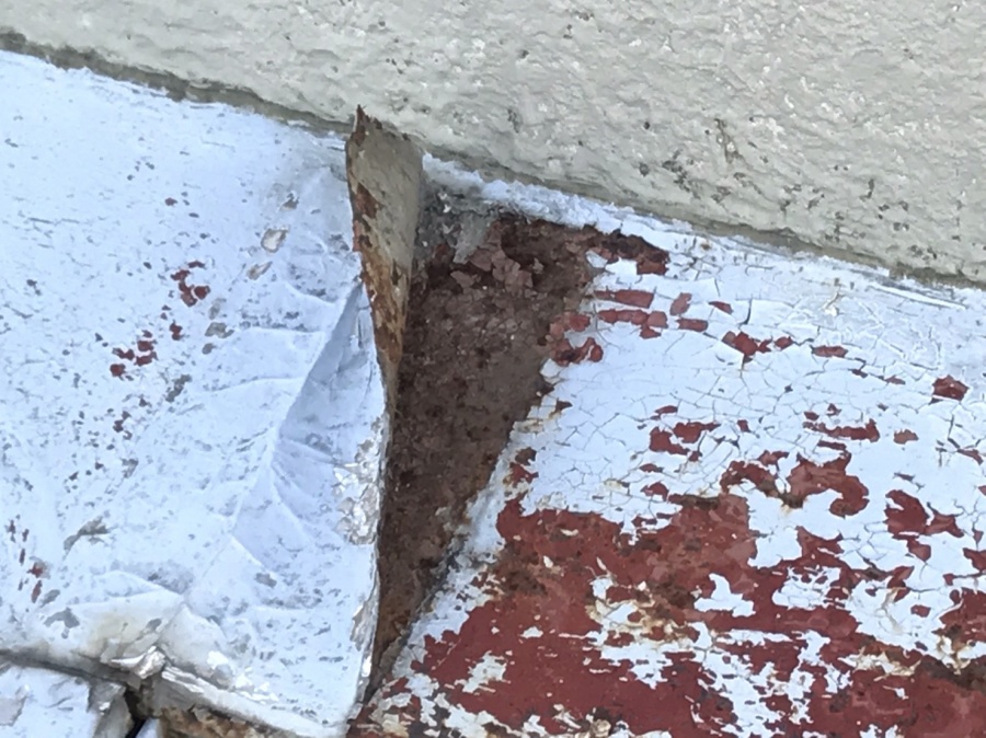 庇屋根の雨漏り調査