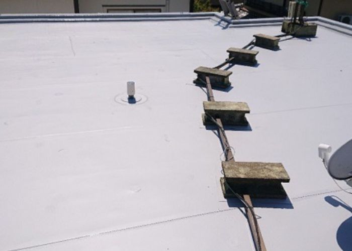 雨漏りしている屋上防水にシート防水でお勧めの「田島ビュートップ」を使用した後の様子