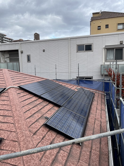 池田市｜屋根リフォーム時の太陽光パネル脱着とは？工事工程を解説
