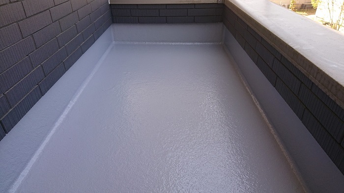 豊中市バルコニーのＦＲＰ防水メンテナンス工事を行なった後の様子