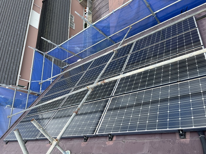 高槻市｜太陽光パネル設置後に雨漏り発生！？屋根無料点検で分かった意外な原因とは