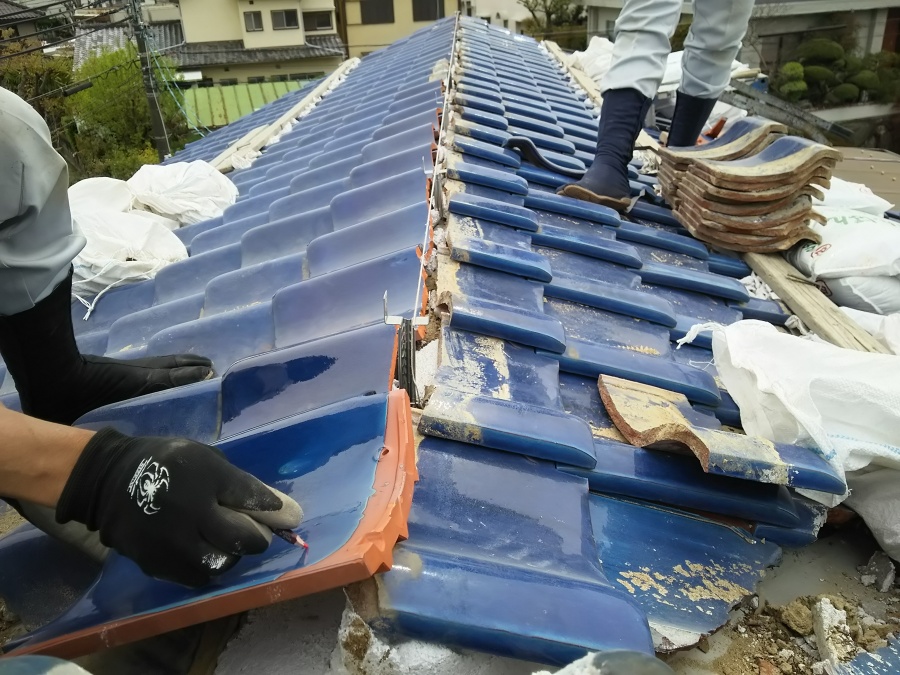 おいあて瓦の設置