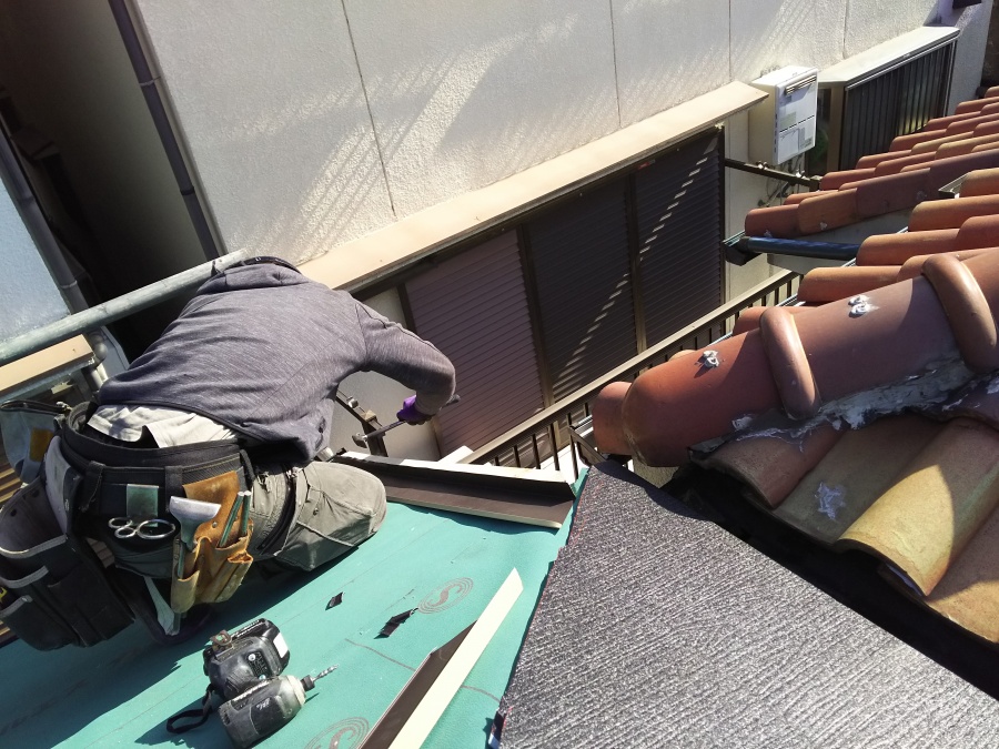 ケラバ板金施工