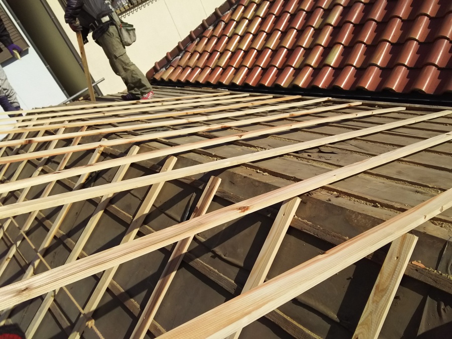 屋根葺き替え工事　垂木工事