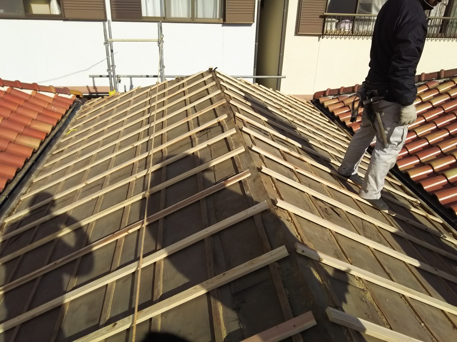 屋根葺き替え工事　垂木工事