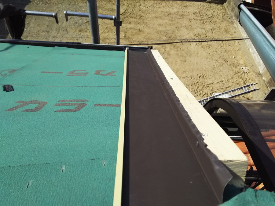 ケラバ板金施工