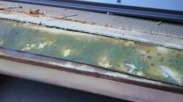 棟板金交換工事　貫板の撤去