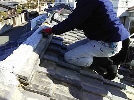 瓦屋根の修理工事