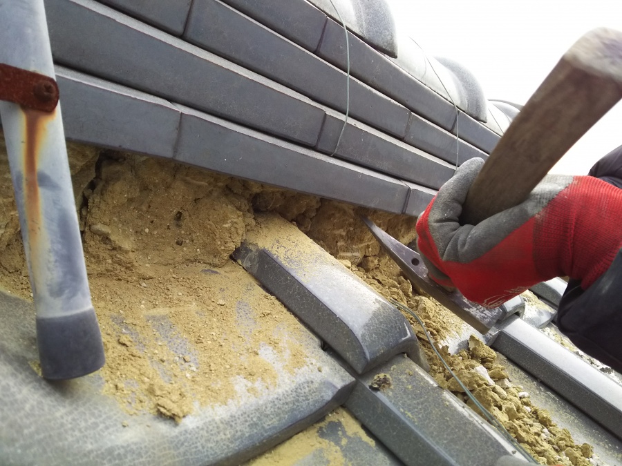 漆喰詰め直し工事　漆喰剥がし