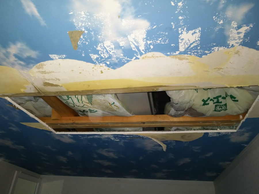 雨漏り天井補修工事
