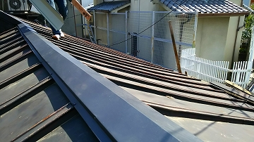 棟板金交換工事の完成