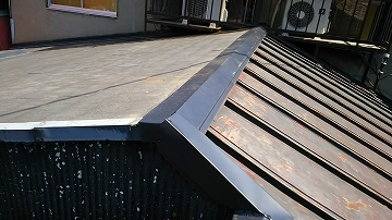 棟板金交換工事の完成