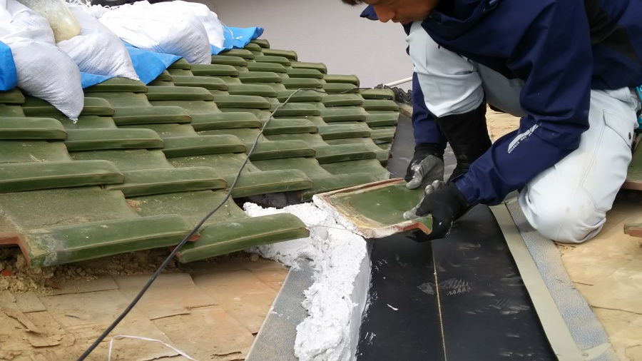 おいあて瓦の施工