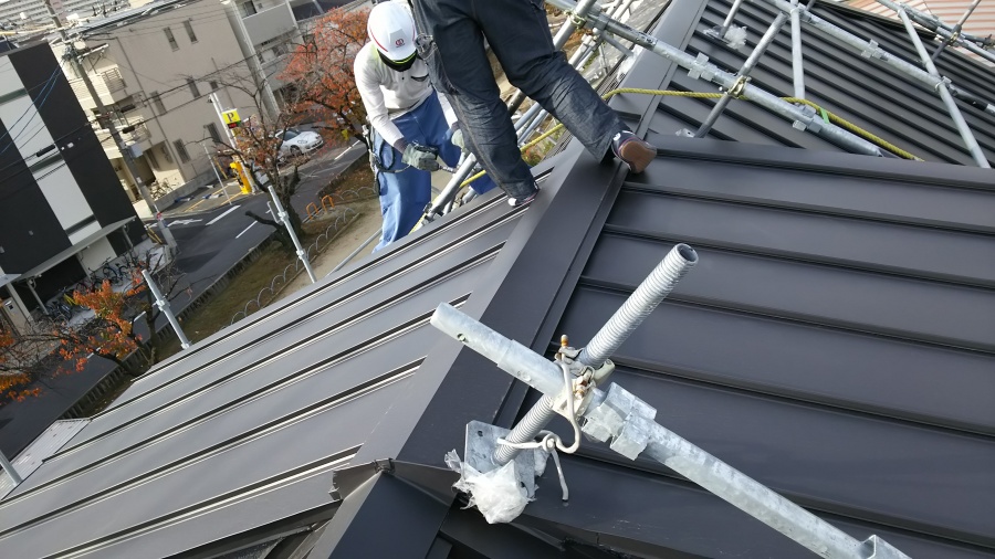 屋根重ね葺き工法(カバー工法)