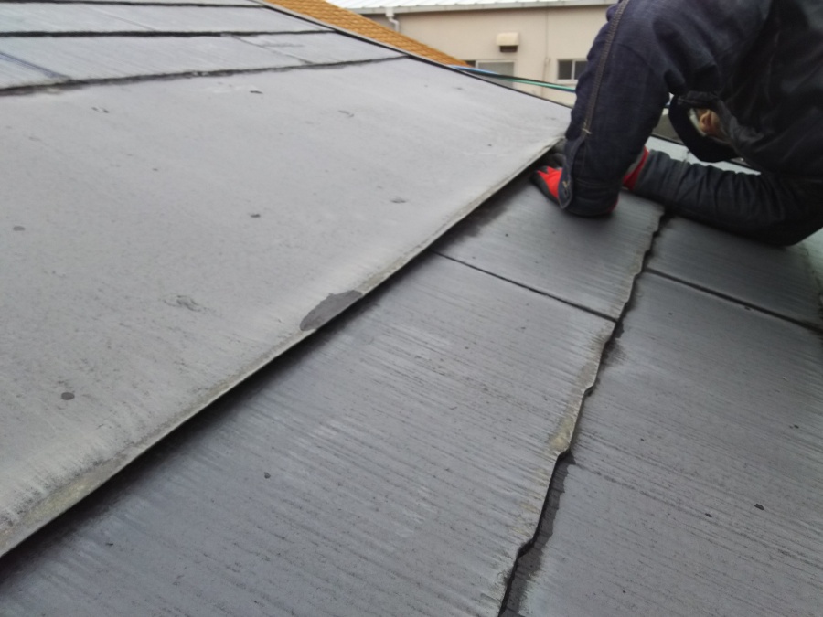 雨漏り調査開始　屋根の調査