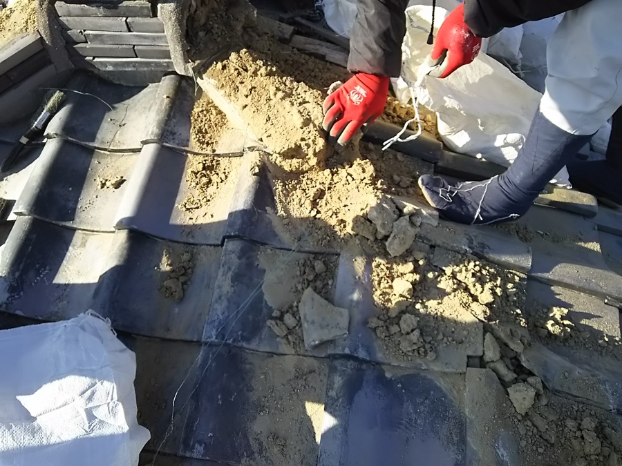 ７段のし瓦と土をすべて撤去