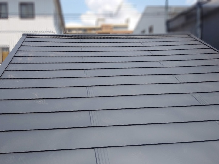 大阪市鶴見区 屋根葺き替え工事 瓦からガルバリウム鋼板へ！